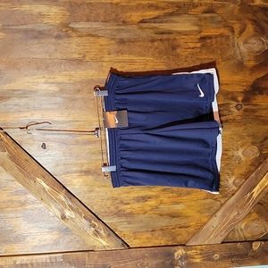 Women's Medium Nike Athletic Shorts